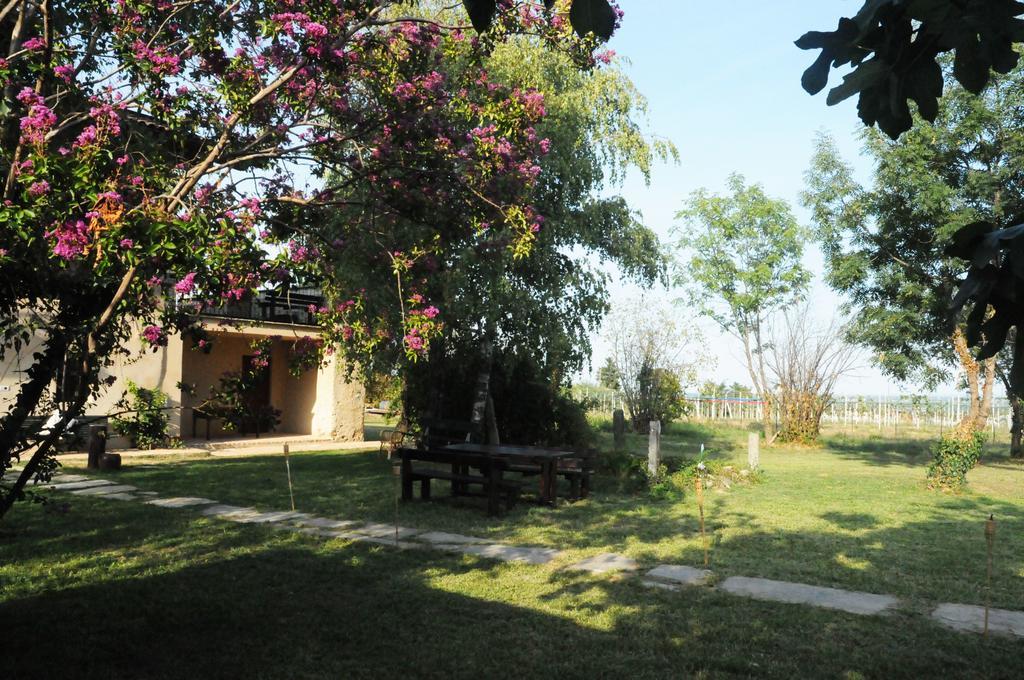 Willa Agriturismo Magnarosa Barge Zewnętrze zdjęcie